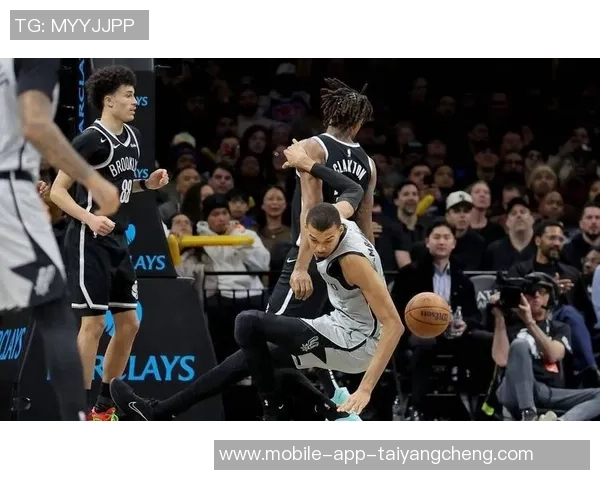 马刺公牛终结连胜纪录绿军四连胜领跑联盟勇士快船篮网紧随其后